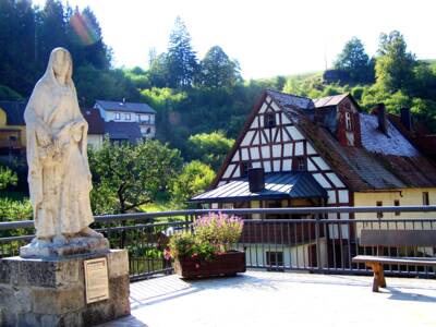 Elisabethstatue