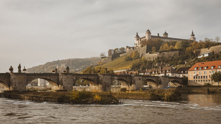 Würzburg Herbst Panorama Festung Alte Mainbrücke