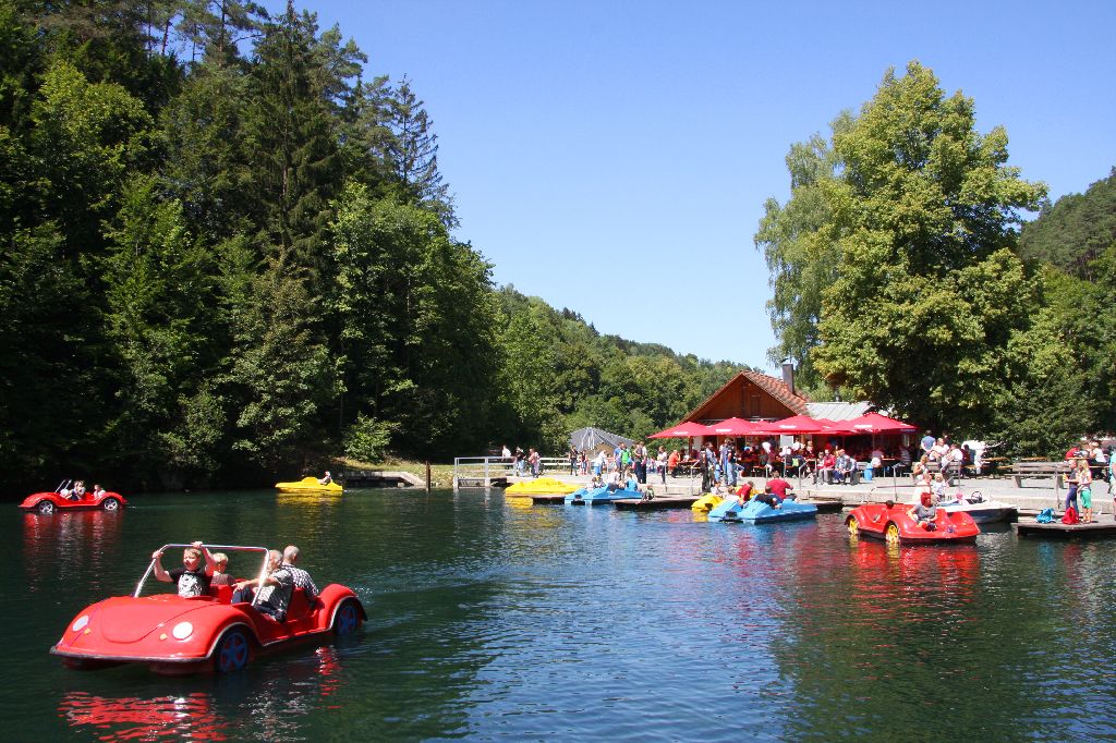 Bootsbetrieb am Schöngrundsee